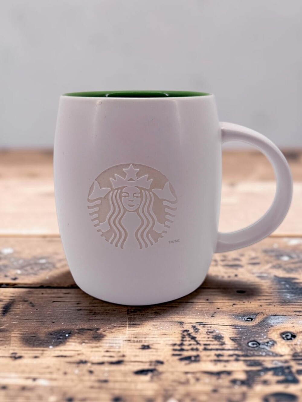 Starbucks 2011 White Siren Etched Logo Coffee Tea Mug Green Interior 14oz